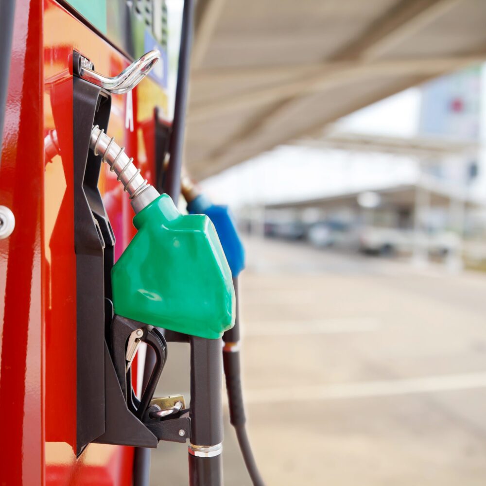 In brief: Gas guzzlers, Groves goes