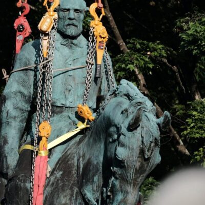 Lee statue being removed