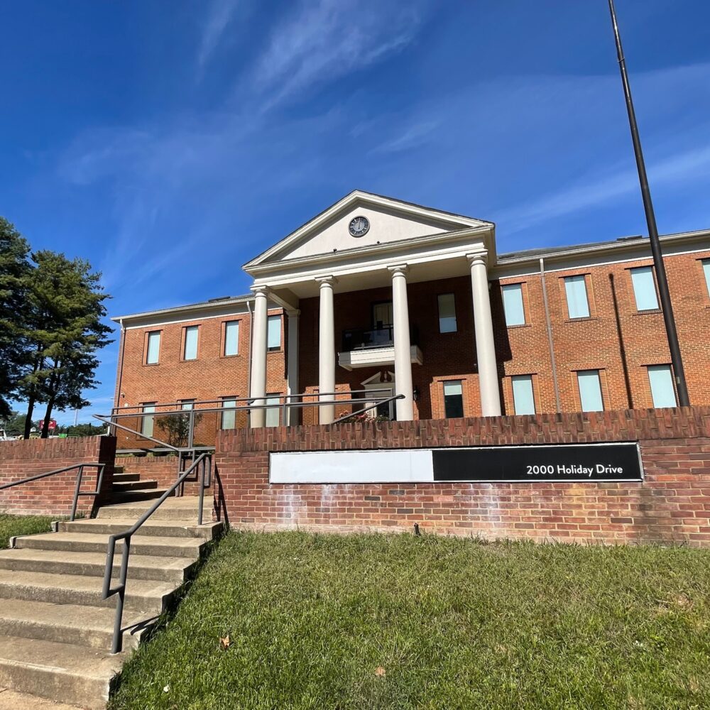Charlottesville considers Holiday Drive office building for low-barrier shelter